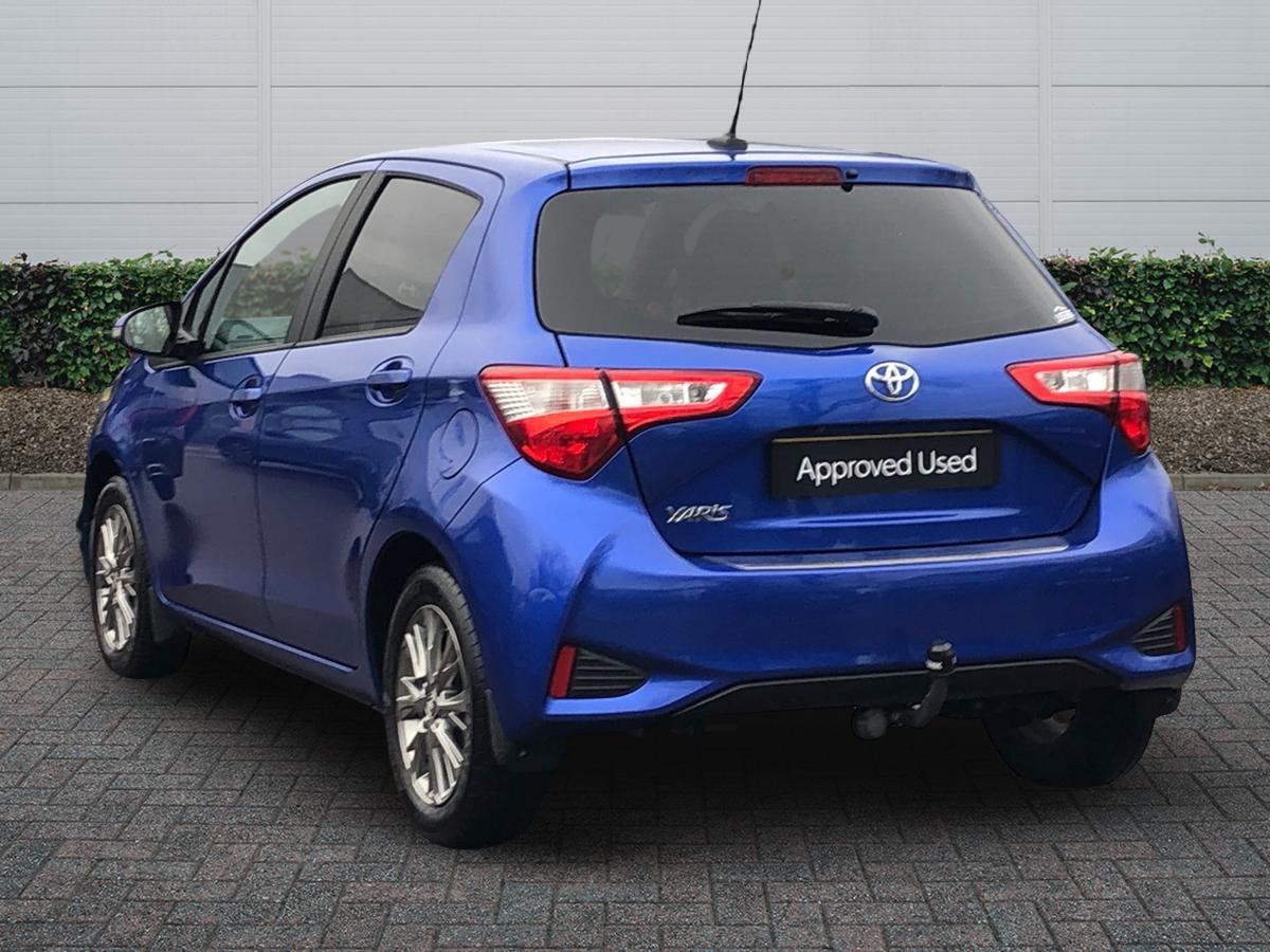 Used Toyota Yaris 2017 for sale - 77145351: Photo 2