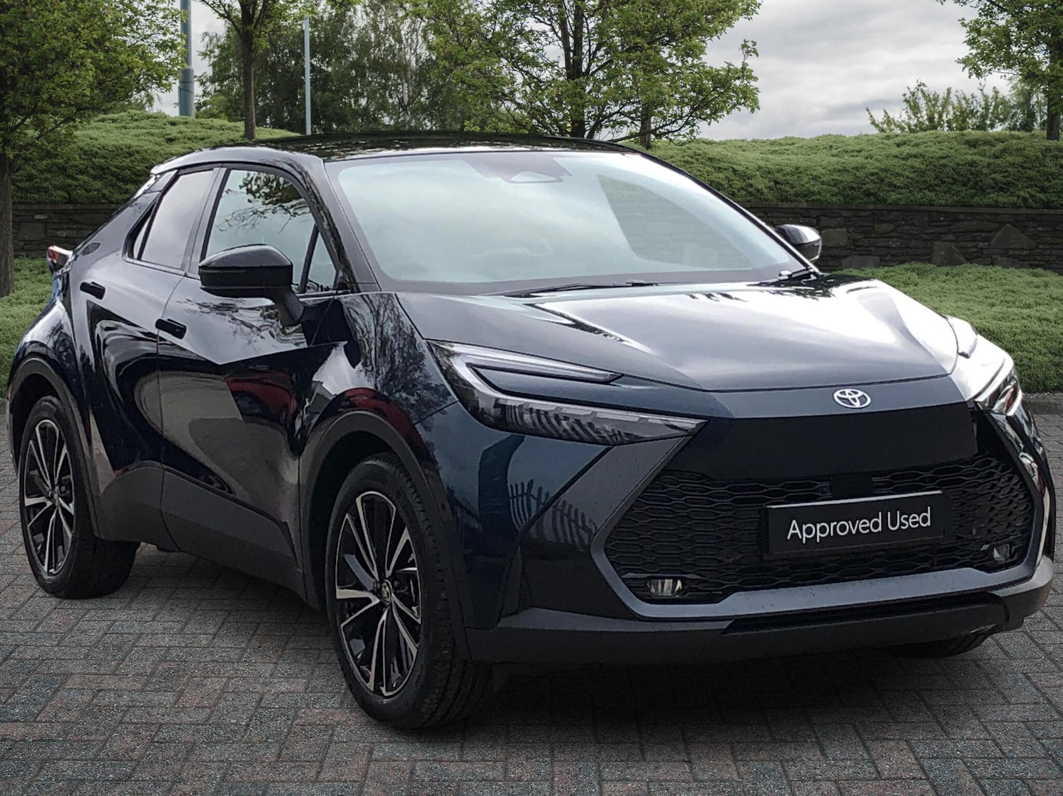 Used Toyota C-HR 2025 for sale - 76500901: Photo 1