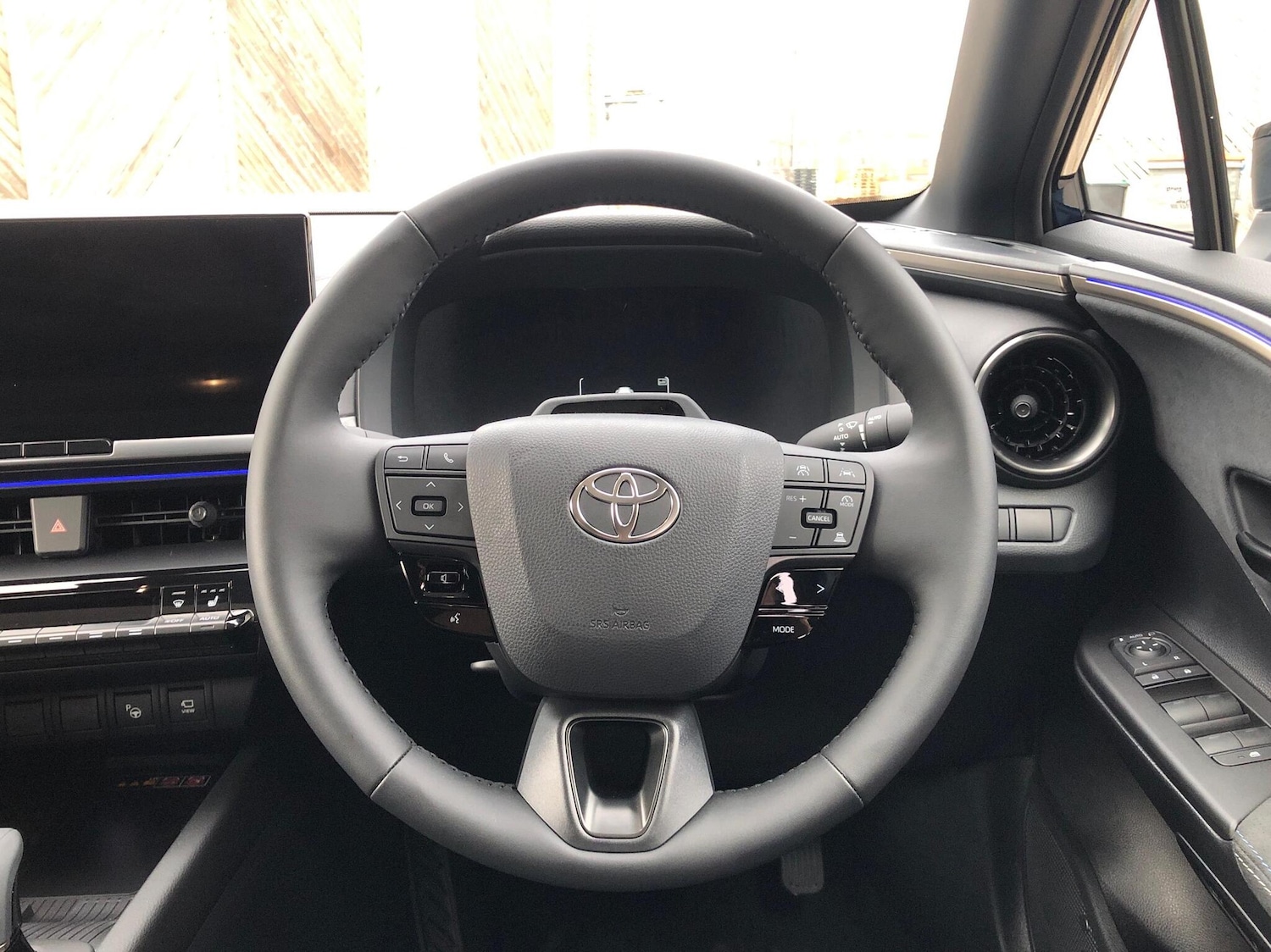 Used Toyota C-HR 2025 for sale - 76500901: Photo 11