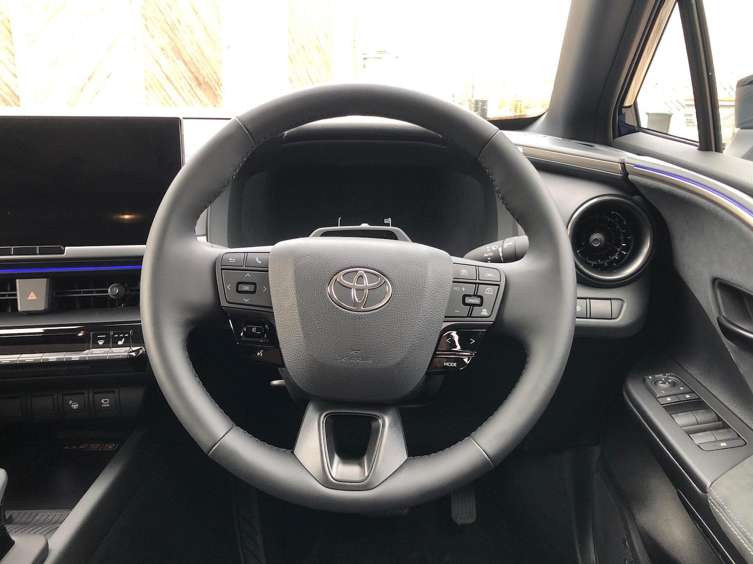 Used Toyota C-HR 2025 for sale - 76500901: Photo 12