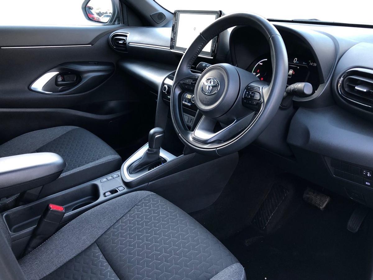 Used Toyota Yaris Cross 2023 for sale - 77145342: Photo 12