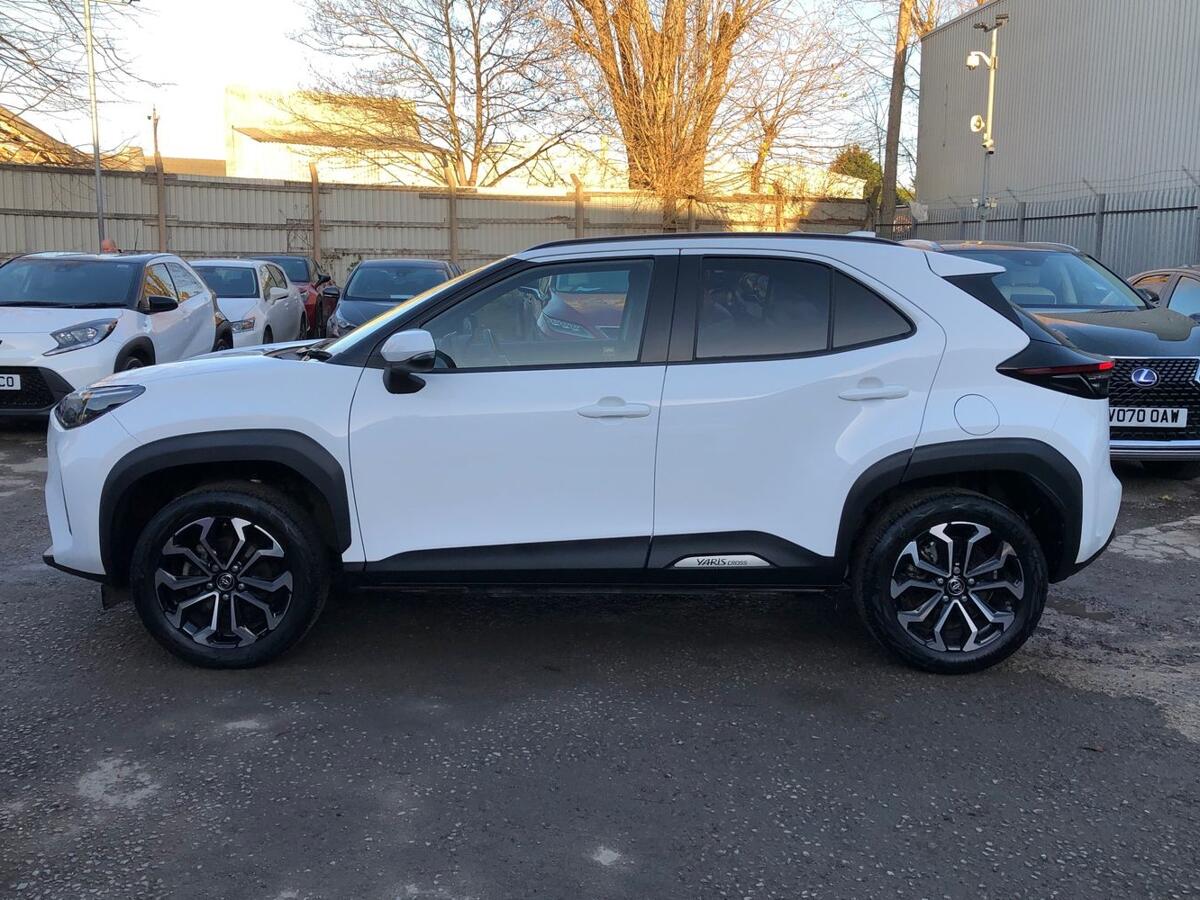 Used Toyota Yaris Cross 2023 for sale - 77145342: Photo 19