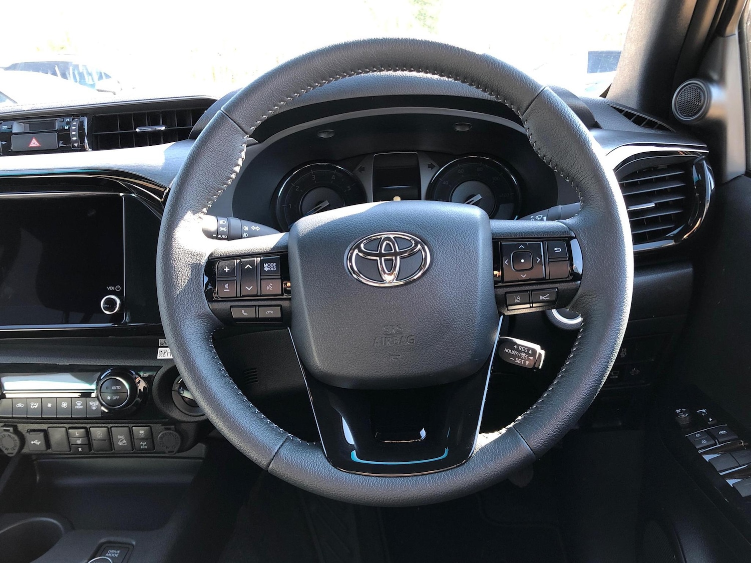 Used Toyota Hilux 2025 for sale - 76574686: Photo 11