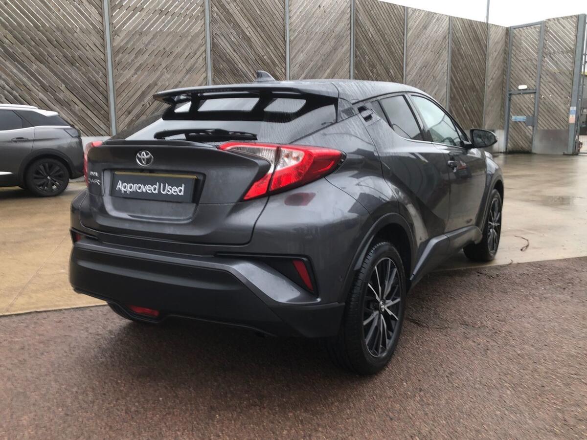 Used Toyota C-HR 2018 for sale - 77457369: Photo 8