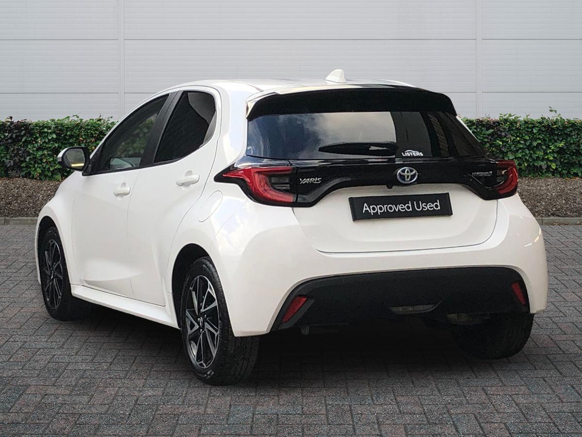 Used Toyota Yaris 2023 for sale - 76937303: Photo 2