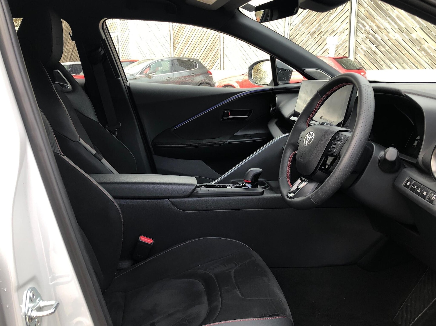 Used Toyota C-HR 2024 for sale - 76474487: Photo 11