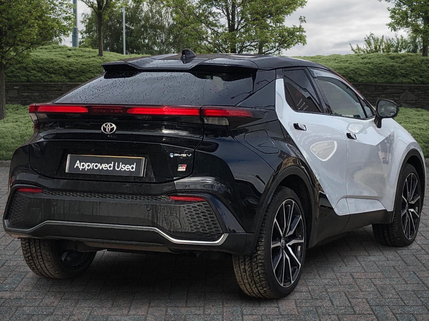 Used Toyota C-HR 2024 for sale - 76474487: Photo 2