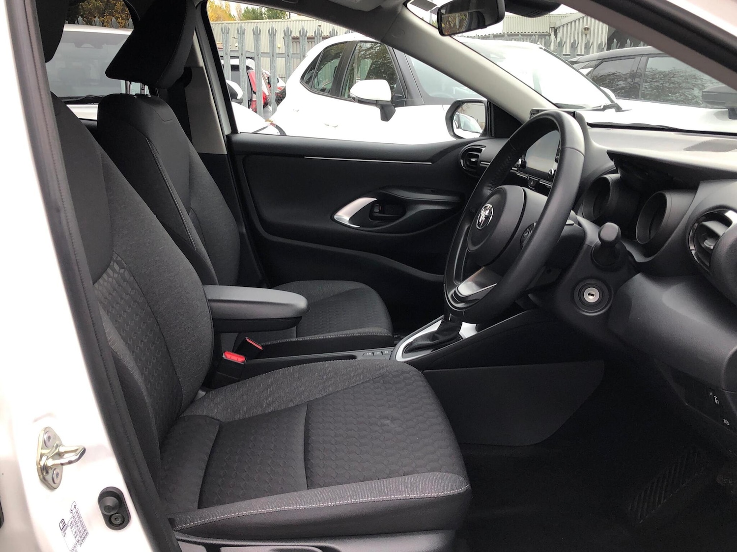 Used Toyota Yaris 2023 for sale - 76692742: Photo 17