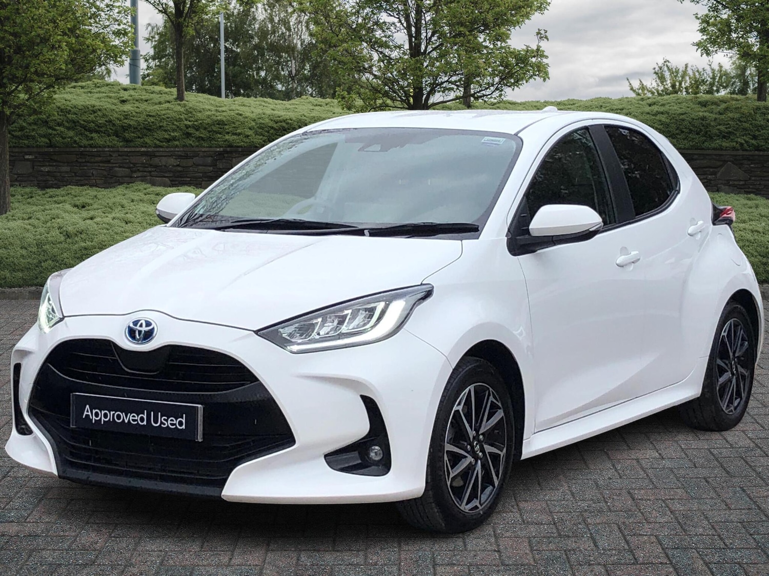 Used Toyota Yaris 2023 for sale - 76692742: Photo 2