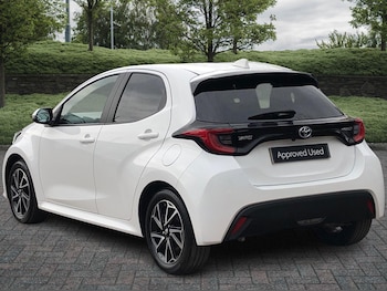 Used Toyota Yaris 2023 for sale - 76692742: Photo