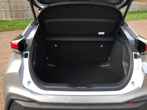 Used Toyota C-HR 2024 for sale - 76154347: Photo 11