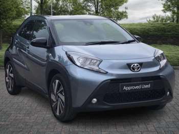 2025 (25) - 1.0 VVT-i Edge 5dr (Parking)