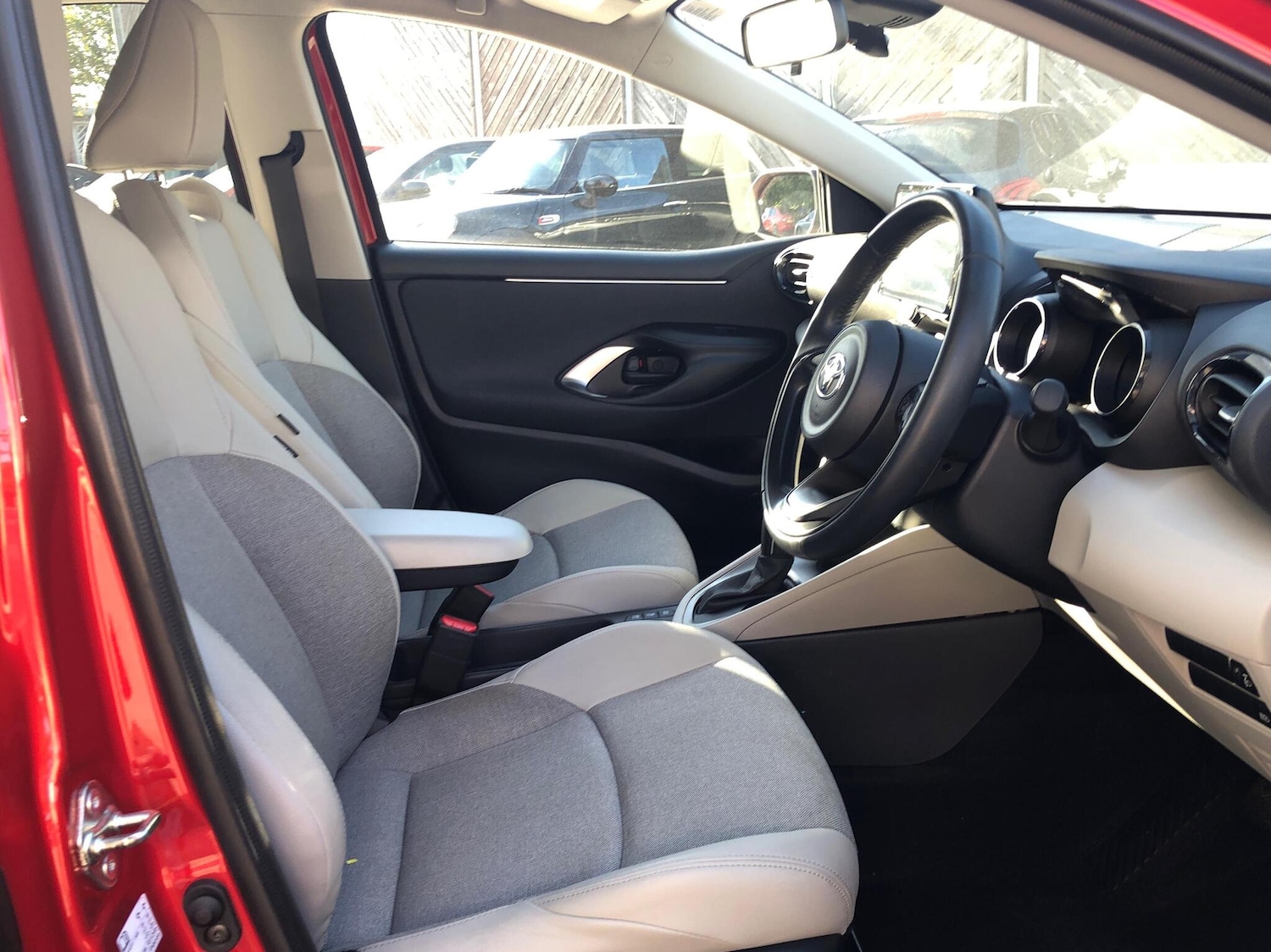 Used Toyota Yaris 2023 for sale - 76017670: Photo 11