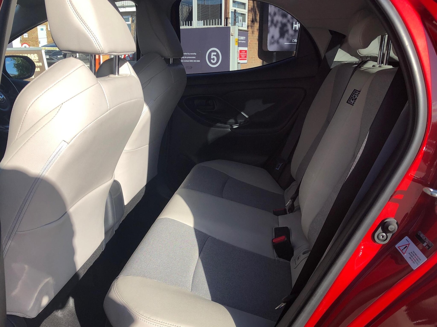 Used Toyota Yaris 2023 for sale - 76017670: Photo 12
