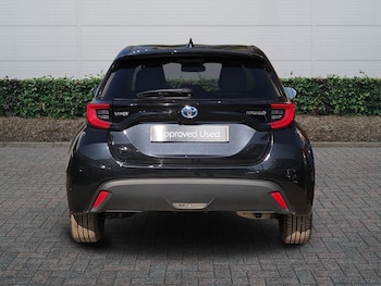 Used Toyota Yaris 2023 for sale - 77941535: Photo