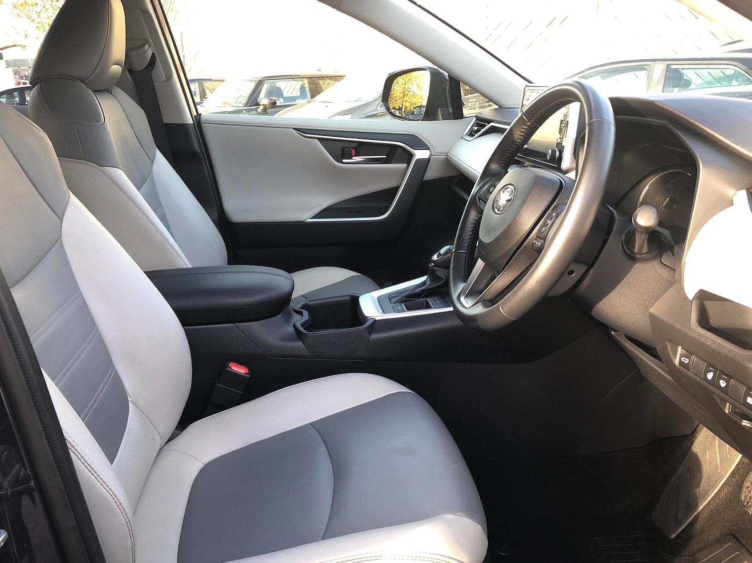 Used Toyota RAV4 2022 for sale - 76486685: Photo 11