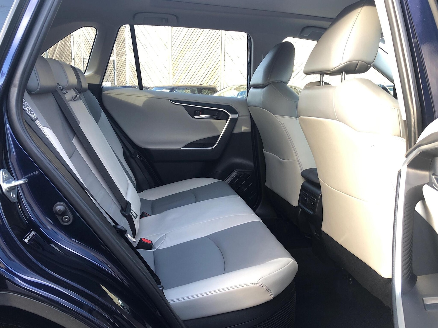 Used Toyota RAV4 2022 for sale - 76486685: Photo 13