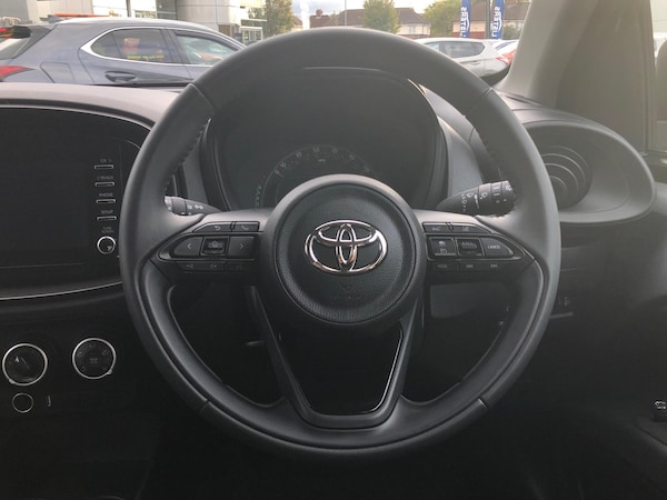 Used Toyota Aygo X 2022 for sale - 76228822: Photo 8