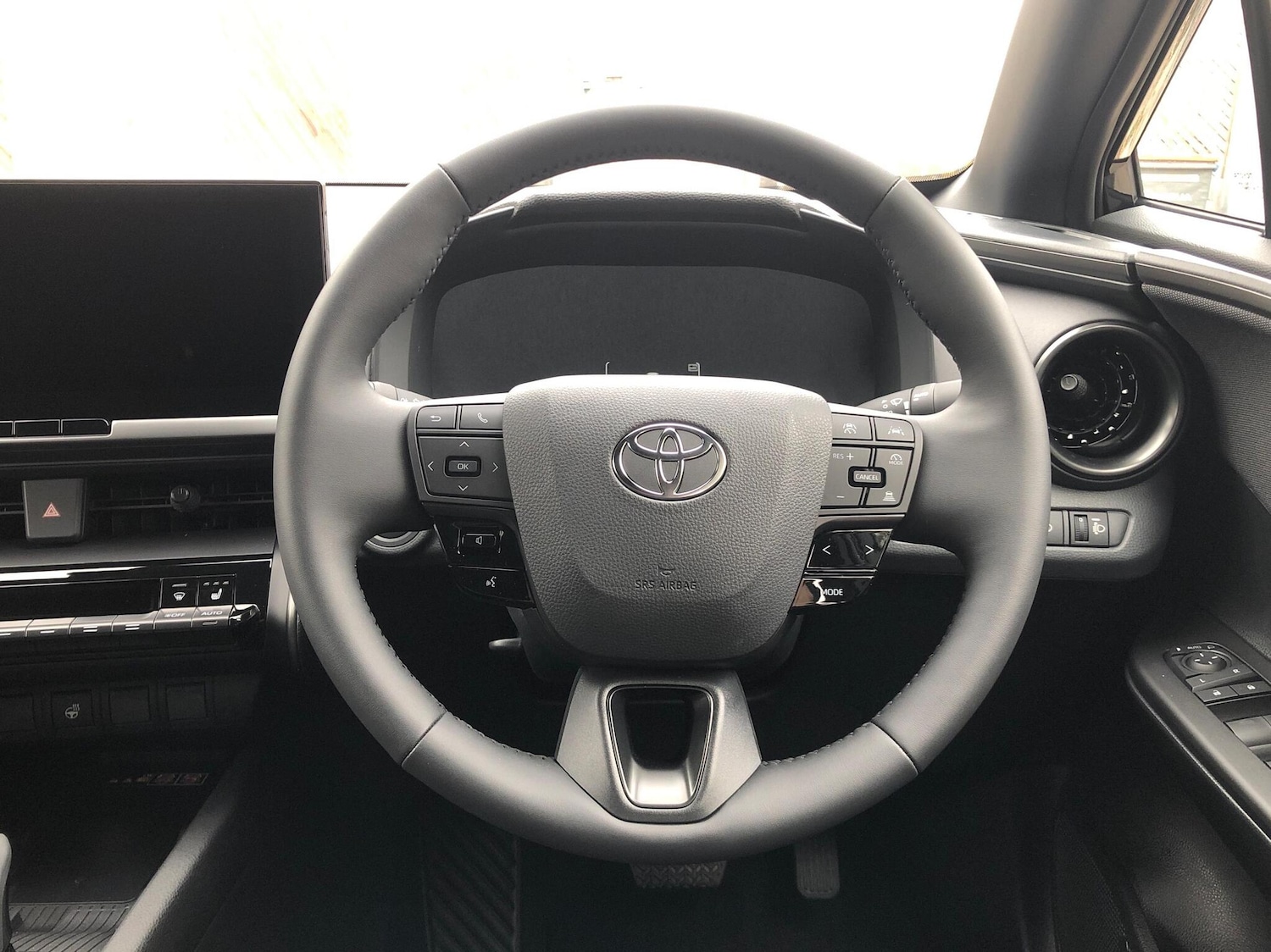 Used Toyota C-HR 2025 for sale - 76500887: Photo 12