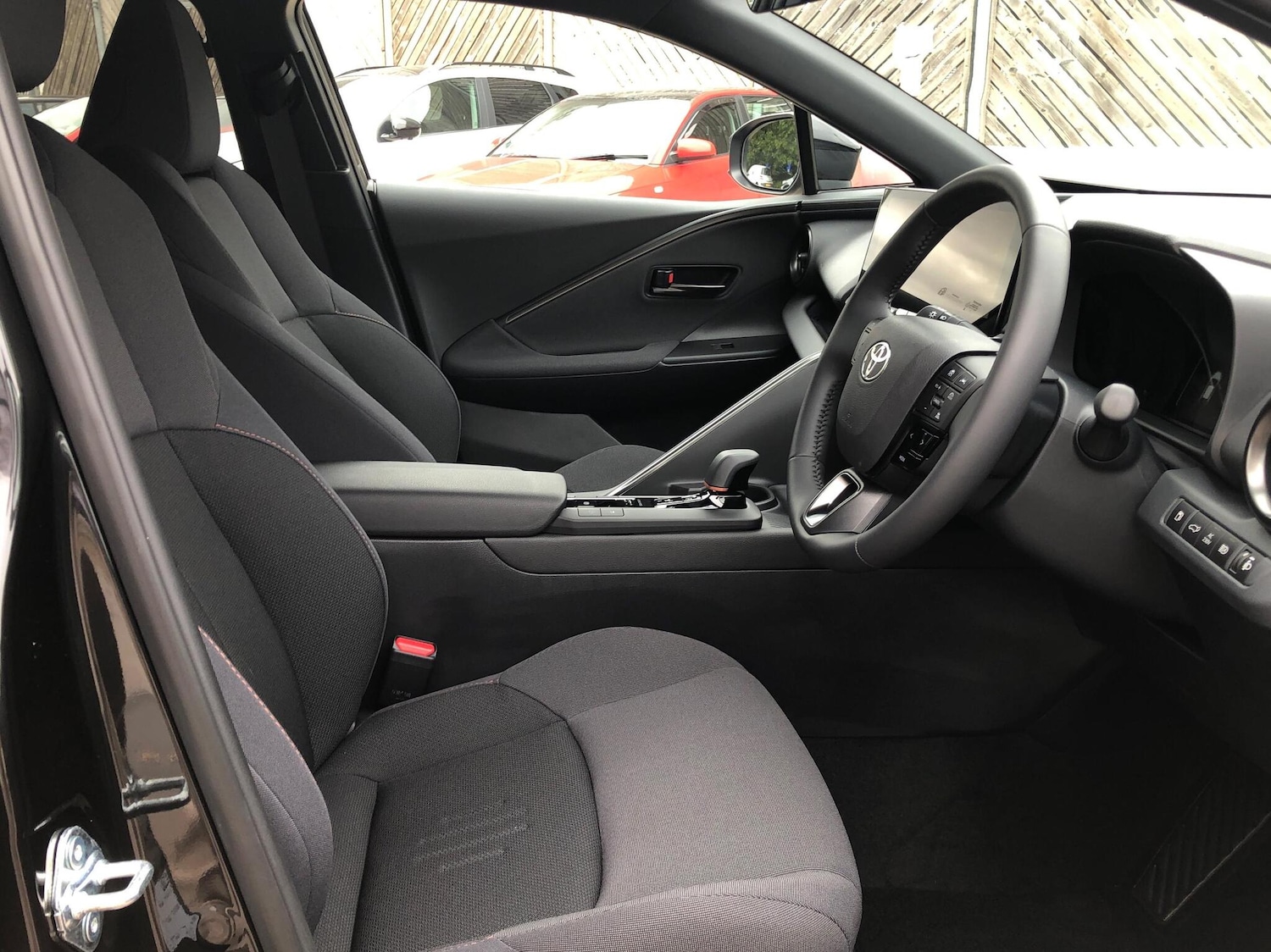 Used Toyota C-HR 2025 for sale - 76500887: Photo 15