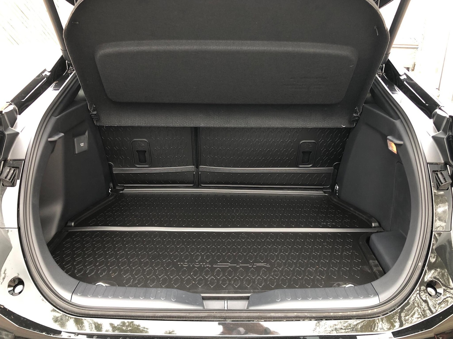 Used Toyota C-HR 2025 for sale - 76500887: Photo 9