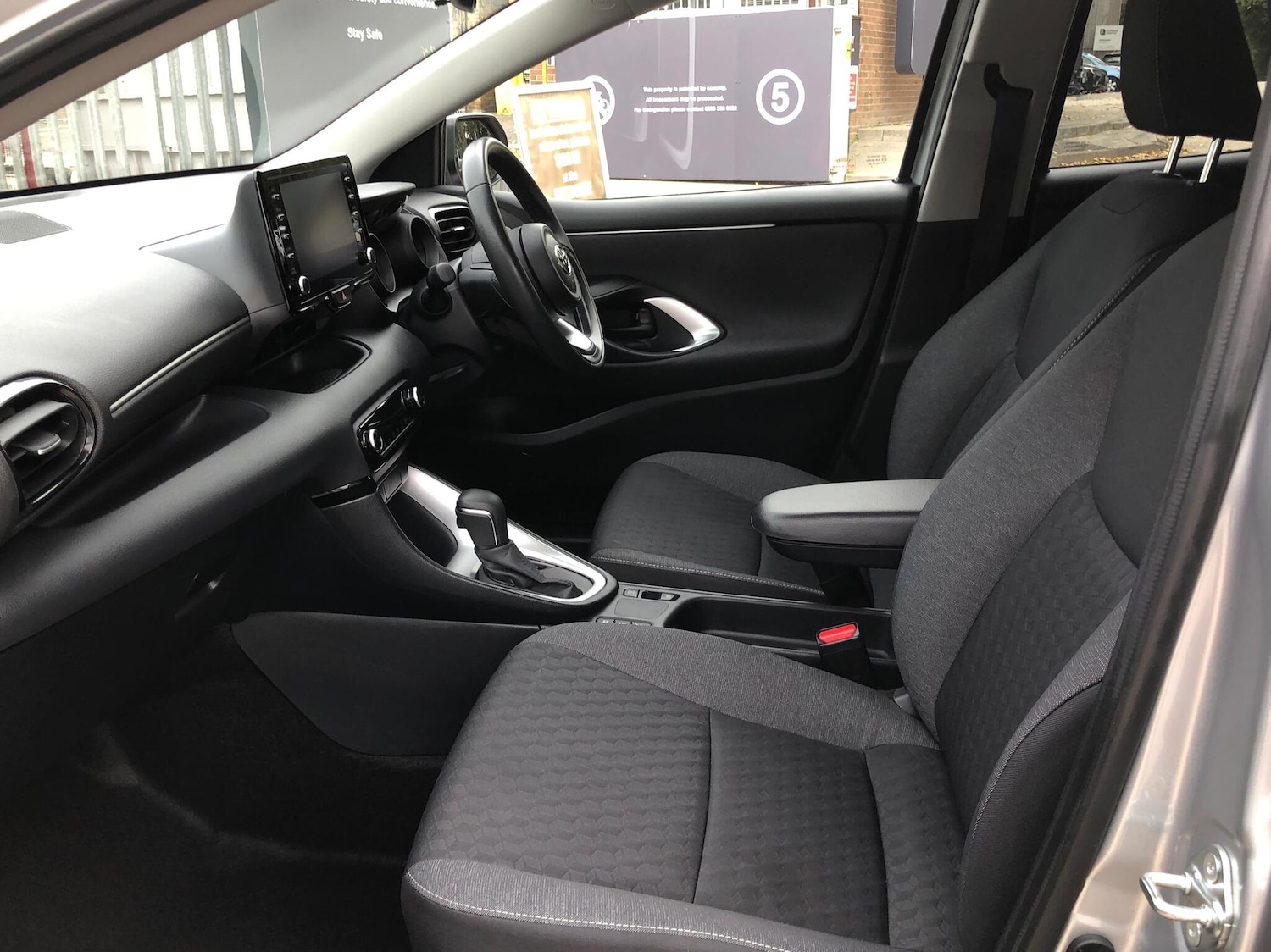 Used Toyota Yaris 2022 for sale - 76017632: Photo 12