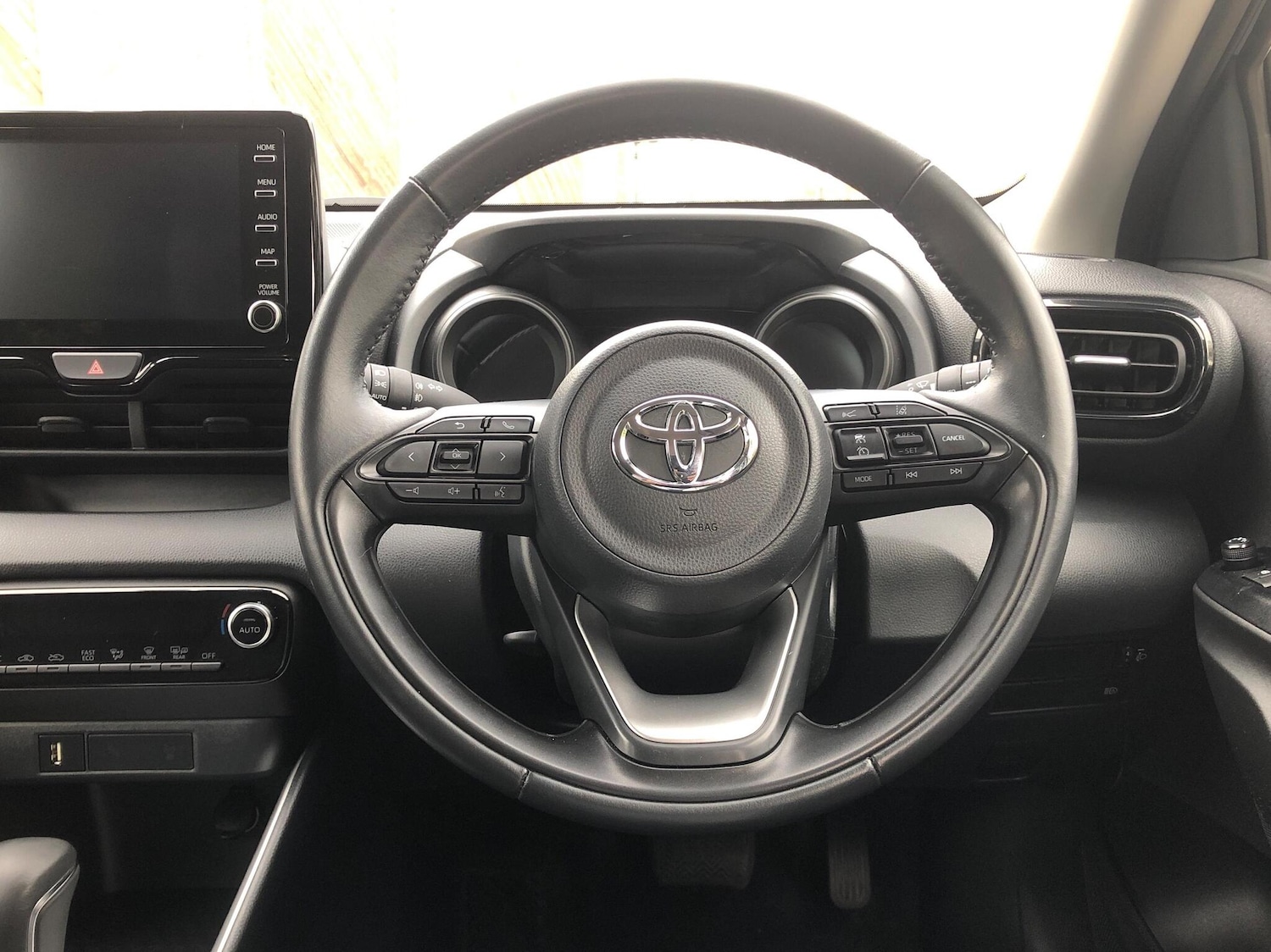 Used Toyota Yaris 2022 for sale - 76017632: Photo 8