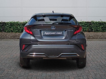 Used Toyota C-HR 2023 for sale - 79389532: Photo