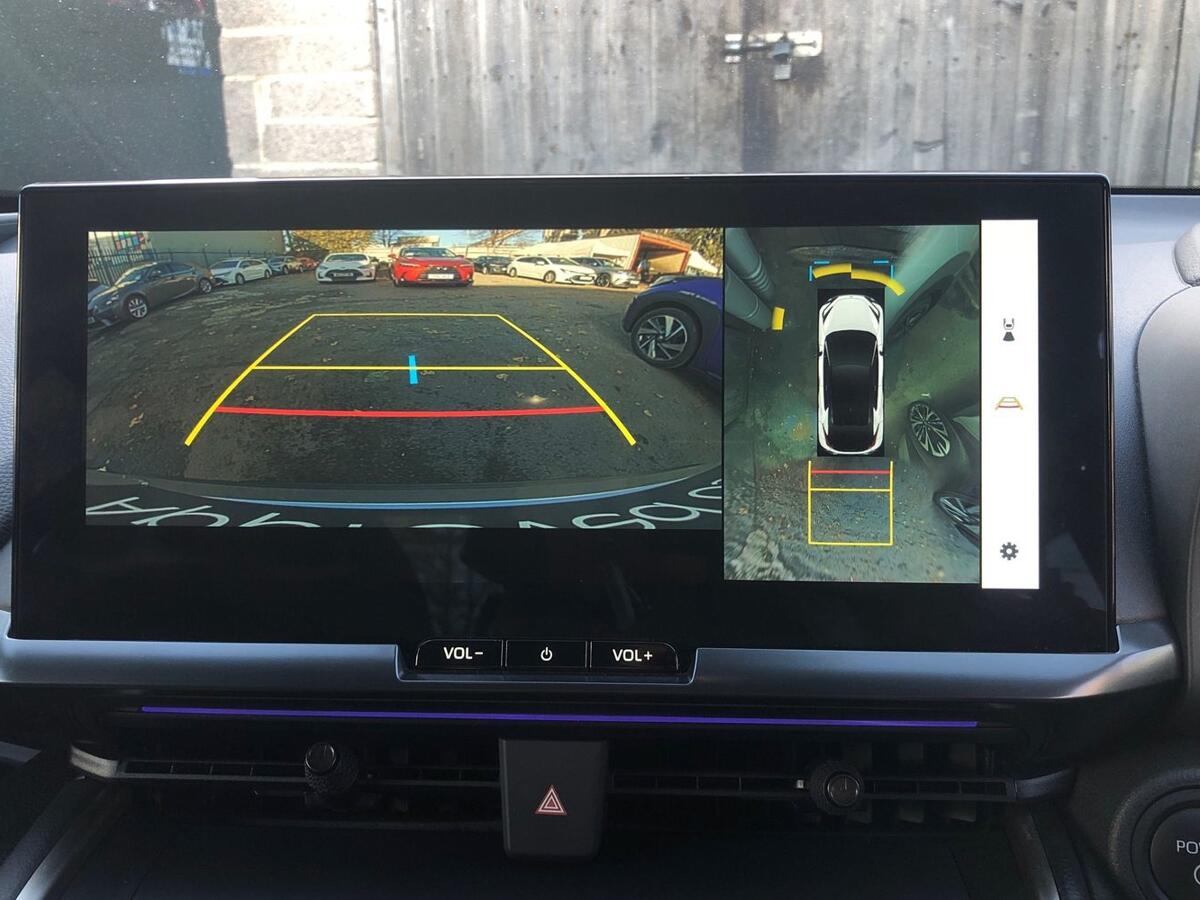 Used Toyota C-HR 2024 for sale - 76662321: Photo 10