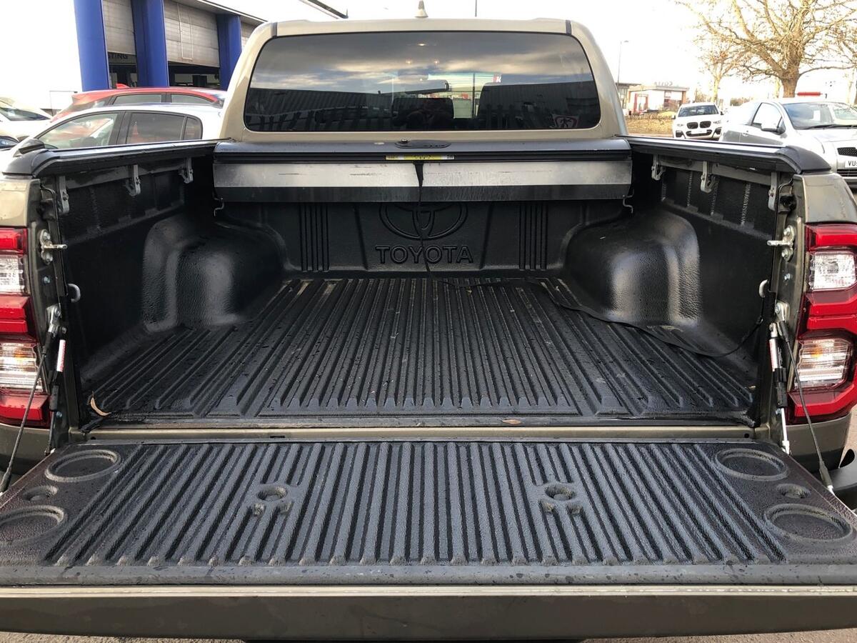 Used Toyota Hilux 2024 for sale - 77052404: Photo 10