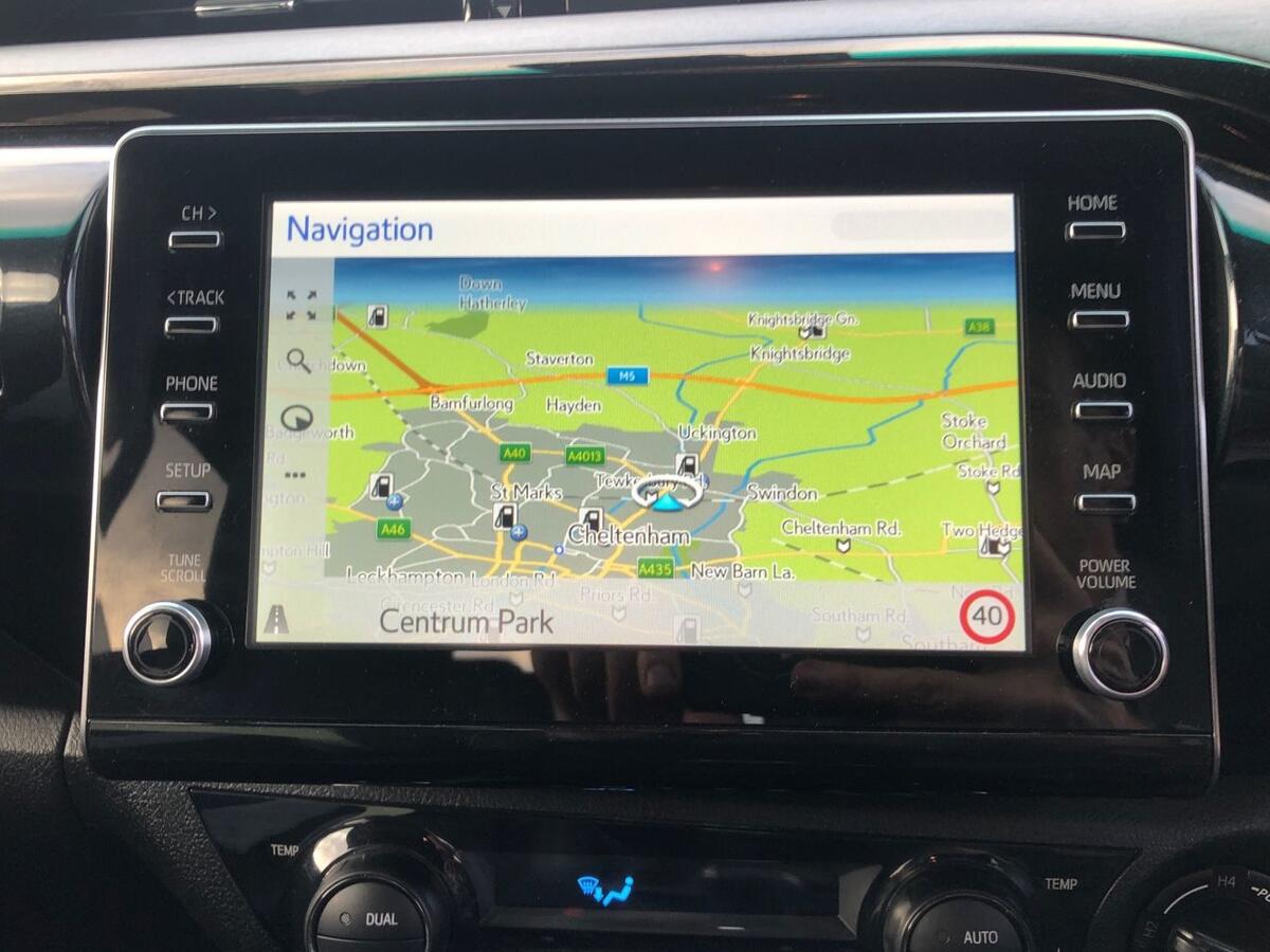 Used Toyota Hilux 2024 for sale - 77052404: Photo 11