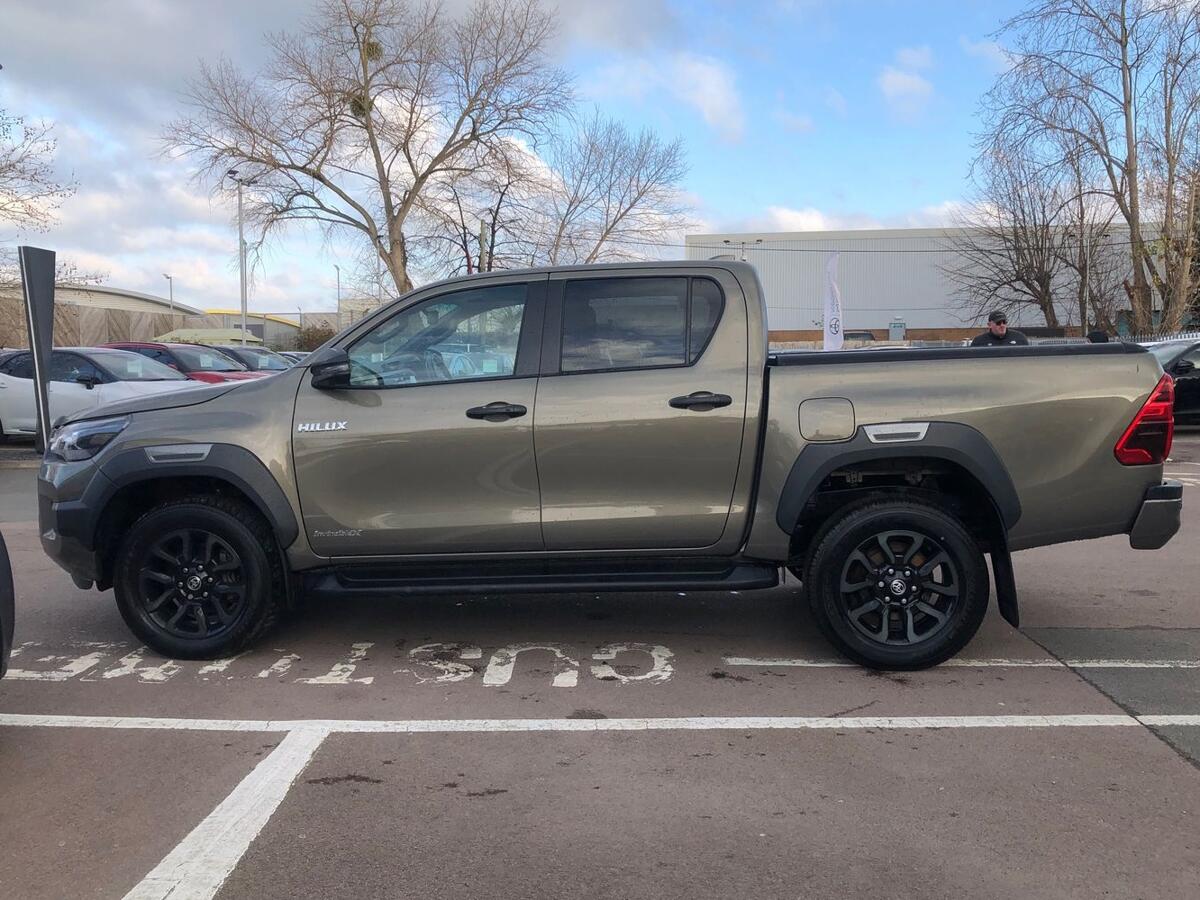 Used Toyota Hilux 2024 for sale - 77052404: Photo 18