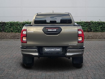 Used Toyota Hilux 2024 for sale - 77052404: Photo