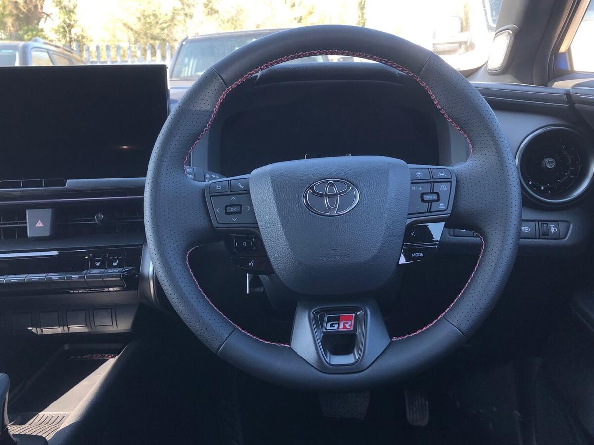 Used Toyota C-HR 2026 for sale - 78036189: Photo 10