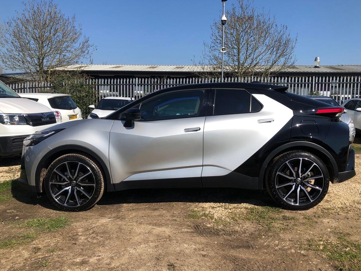 Used Toyota C-HR 2026 for sale - 78036189: Photo 7