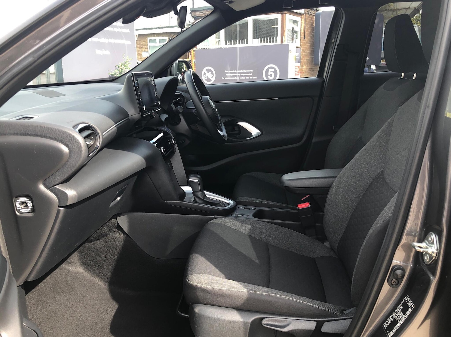 Used Toyota Yaris Cross 2022 for sale - 77292955: Photo 17