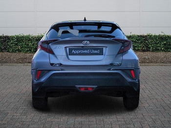 Used Toyota C-HR 2017 for sale - 79108156: Photo
