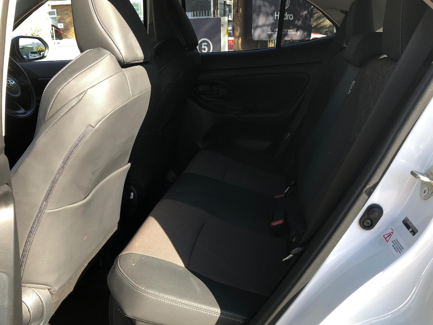 Used Toyota Yaris 2023 for sale - 76043958: Photo 19
