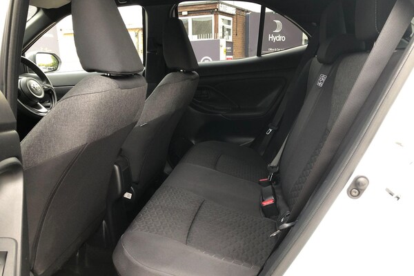 Used Toyota Yaris 2023 for sale - 76228824: Photo 18