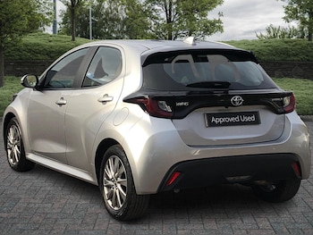 Used Toyota Yaris 2023 for sale - 76474454: Photo