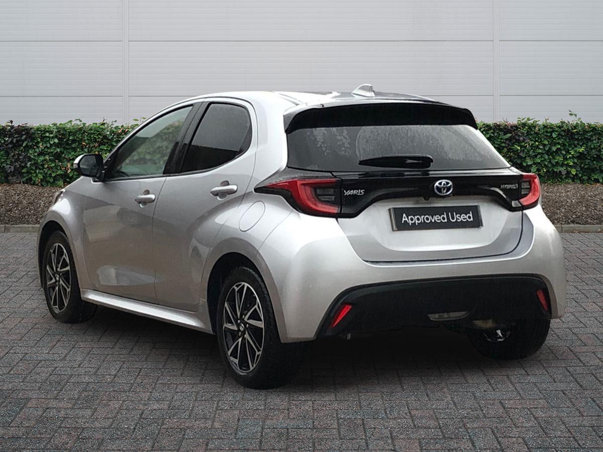 Used Toyota Yaris 2023 for sale - 76609275: Photo 2