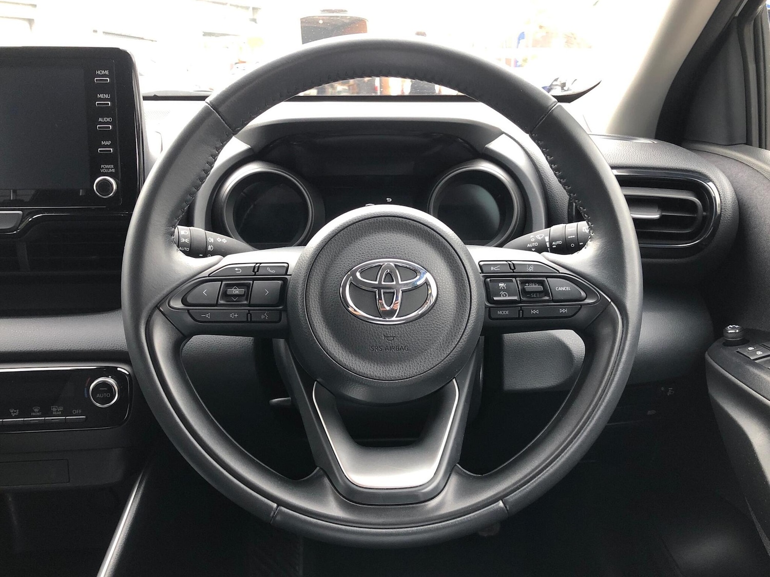 Used Toyota Yaris 2023 for sale - 76474499: Photo 12