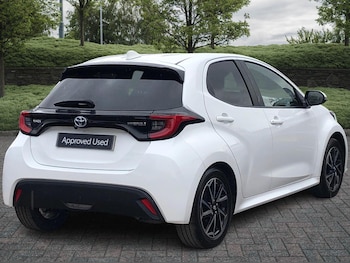 Used Toyota Yaris 2023 for sale - 76474499: Photo