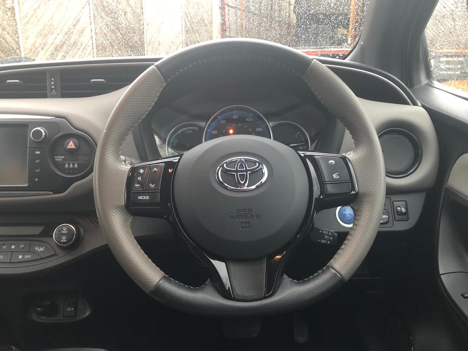 Used Toyota Yaris 2017 for sale - 76716689: Photo 11