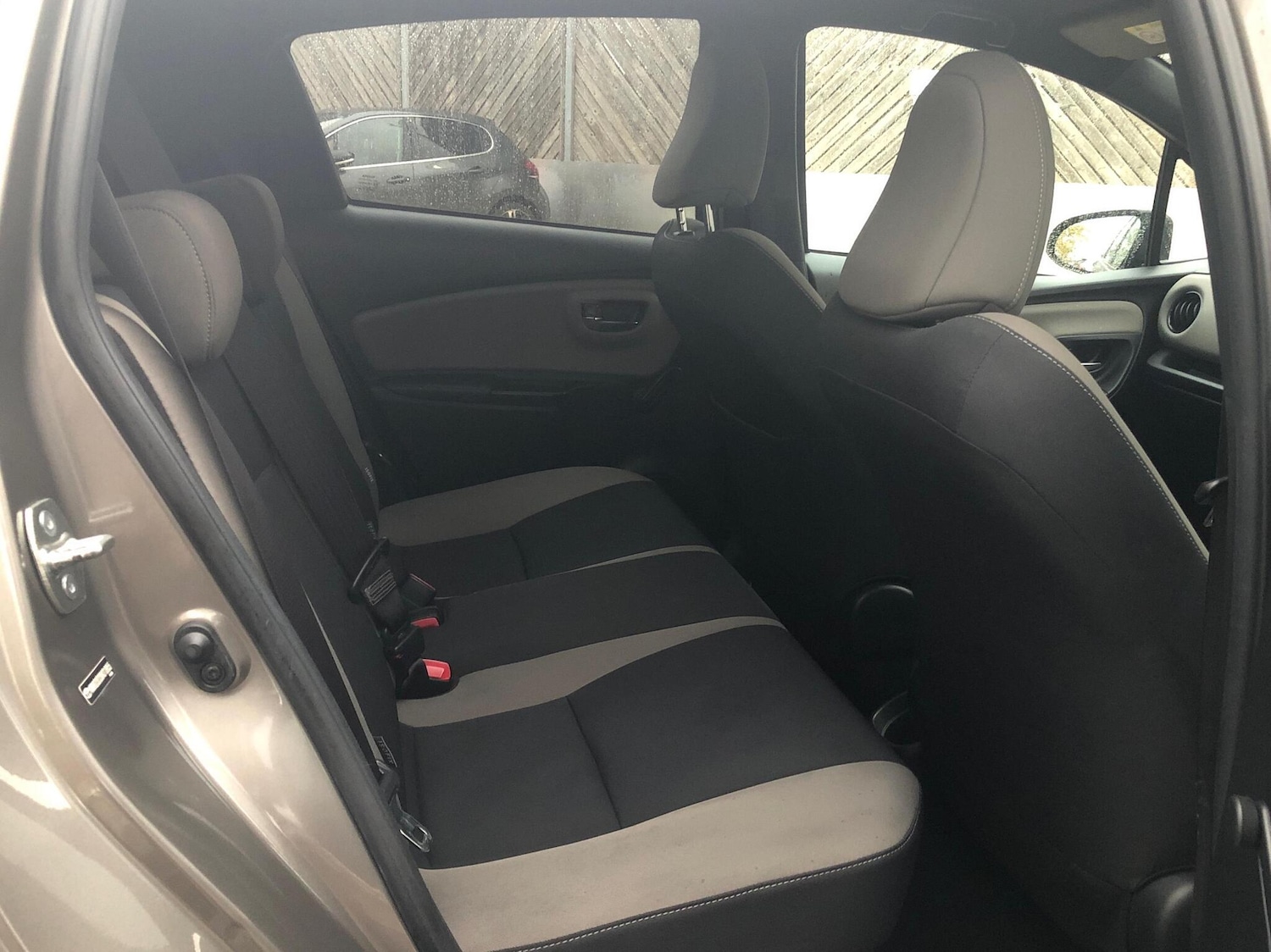 Used Toyota Yaris 2017 for sale - 76716689: Photo 18