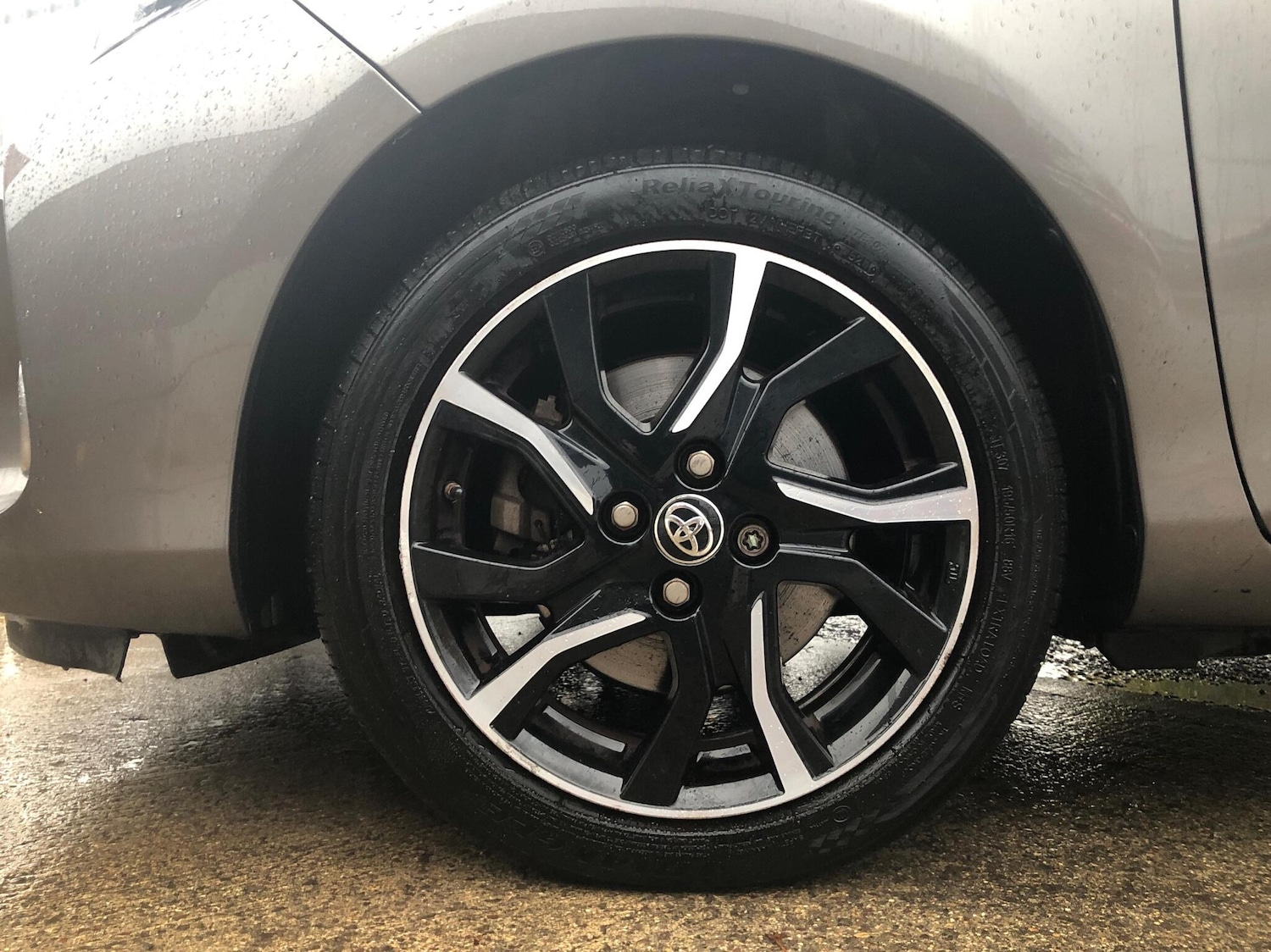 Used Toyota Yaris 2017 for sale - 76716689: Photo 20