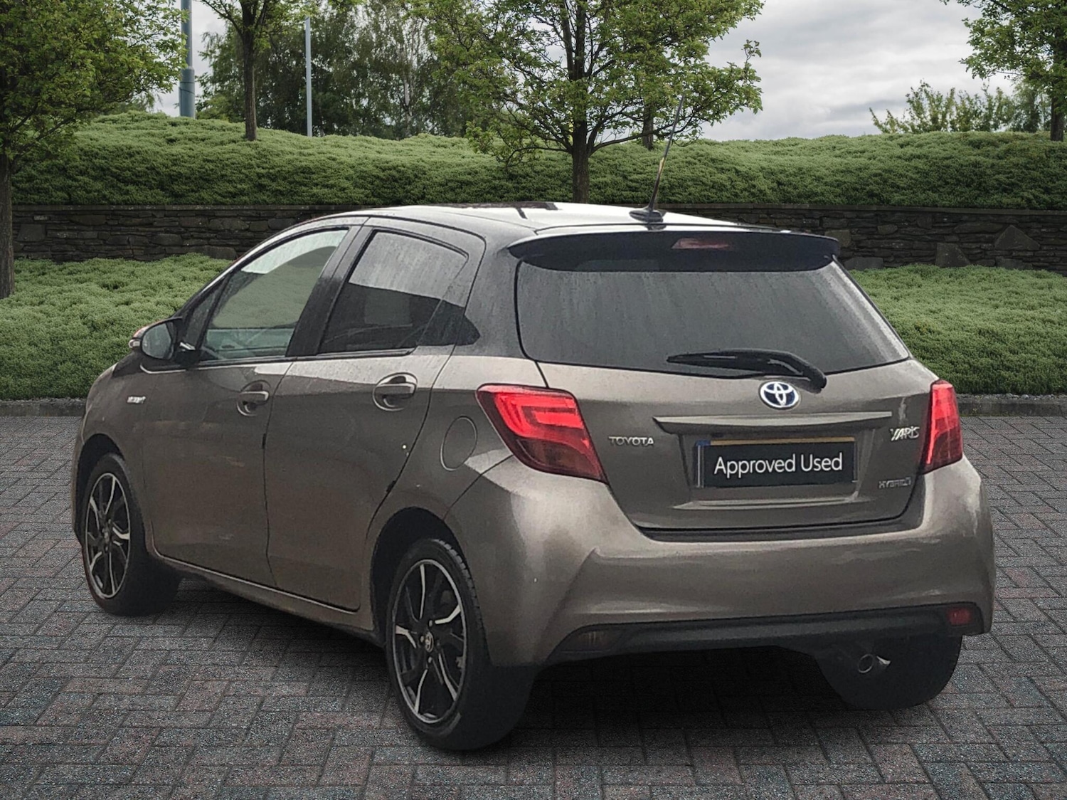 Used Toyota Yaris 2017 for sale - 76716689: Photo 4