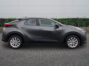 Used Toyota C-HR 2024 for sale - 77560497: Photo