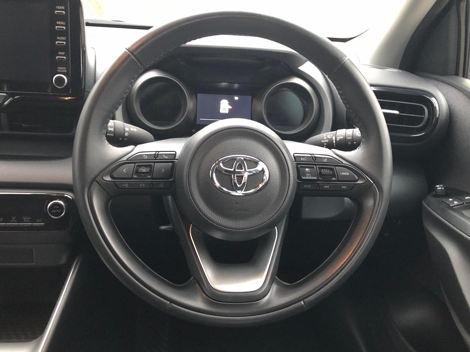 Used Toyota Yaris 2023 for sale - 76474491: Photo 13