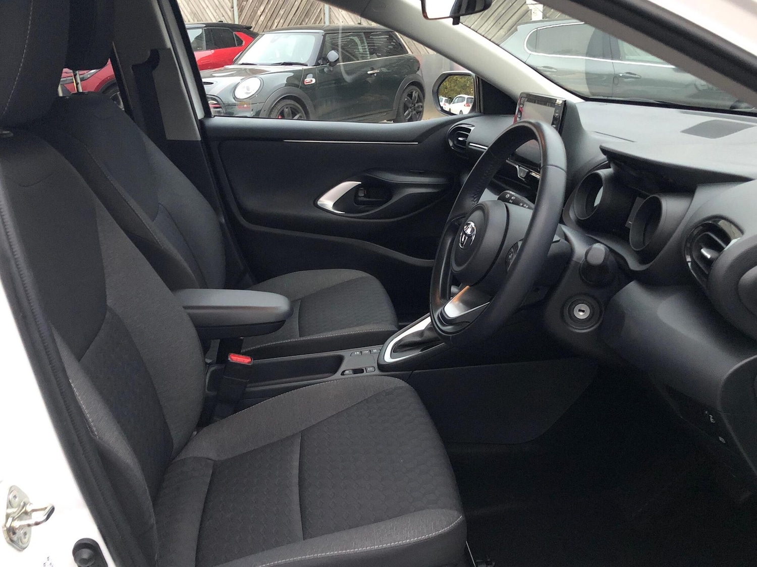 Used Toyota Yaris 2023 for sale - 76474491: Photo 17